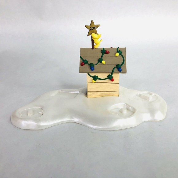 Hallmark Woodstock on Snoopys Doghouse Display Pie - Picture 3 of 12